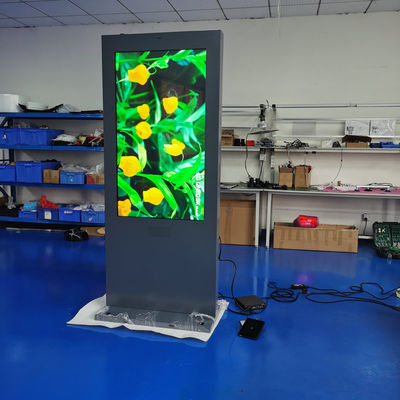 Beli 4000cd/M2 Papan Iklan Digital Luar Ruangan Digital Signage Interaktif RK3568 Android 11 online manufacture