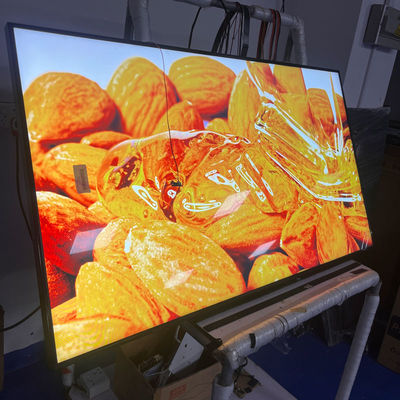 55-inci ultra-sempit tepi layar LCD ketelusan tinggi kit 2500cd / m2 dengan catu daya kit driver sinyal HDMI disesuaikan