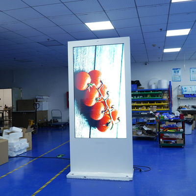 Waterproof Hotel Digital Signage Free Standing Digital Display 3000cd Kecerahan